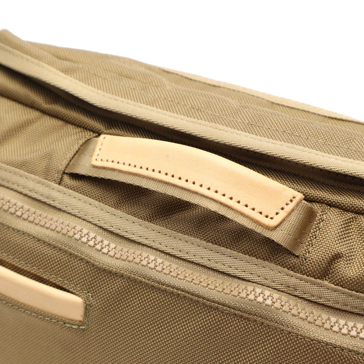 AS2OV アッソブ EXCLUSIVE BALLISTIC NYLON MESSENGER BAG 061327