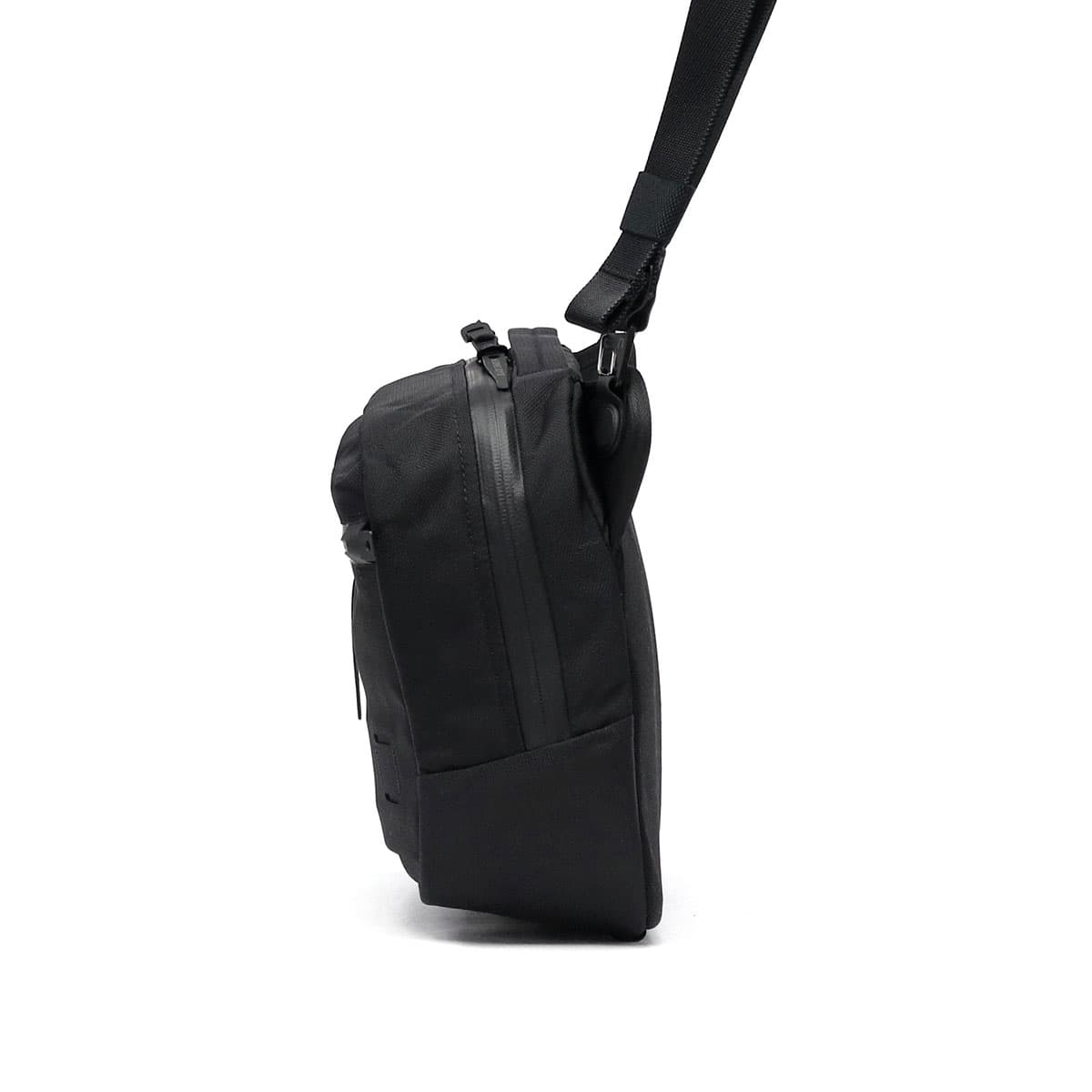 正規取扱店】BLACK EMBER ブラックエンバー GRIP SLING ショルダーバッグ 8L  7223013｜【正規販売店】カバン・小物の専門店のギャレリアモール