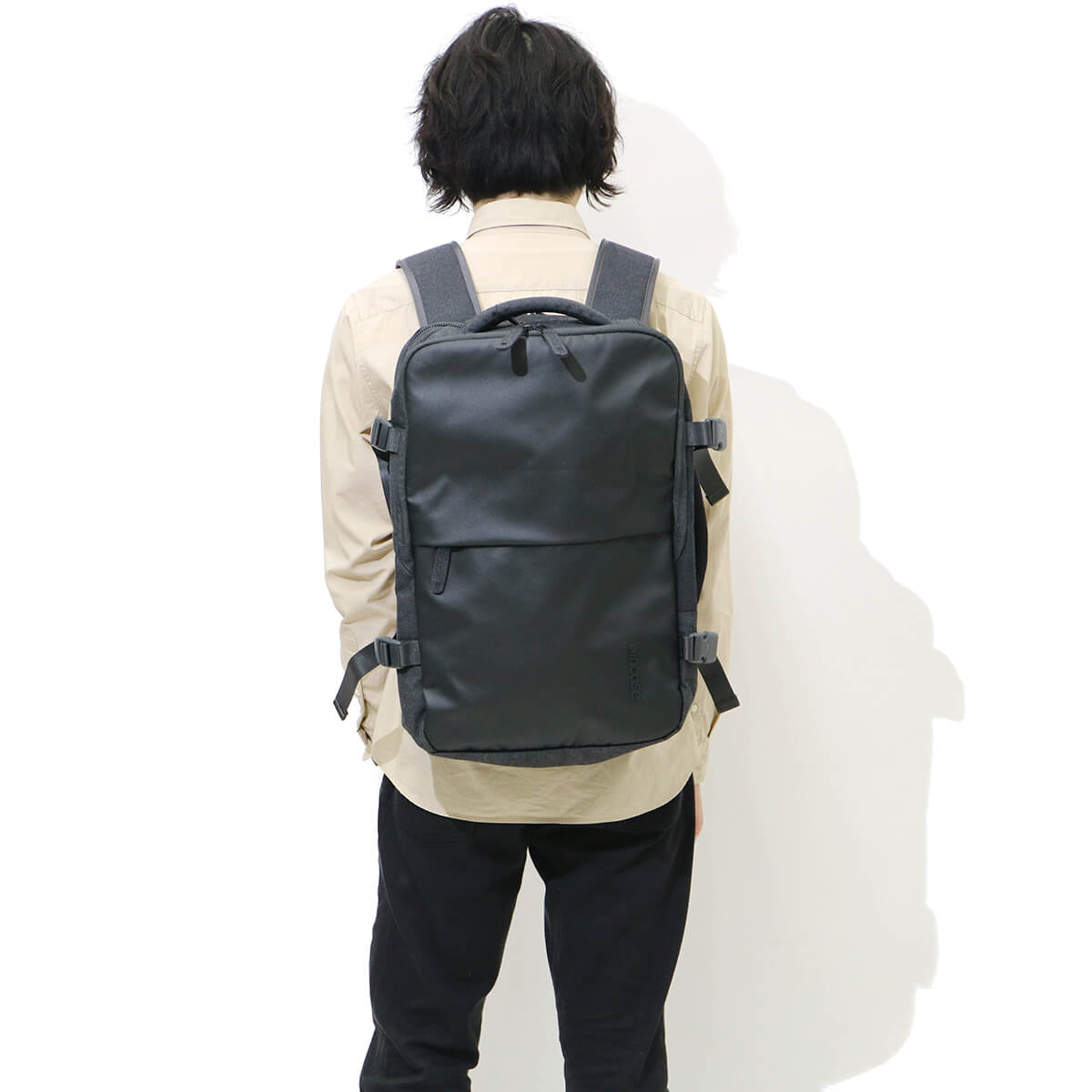 美品　Incase EO Travel Backpackバッグパック/リュック