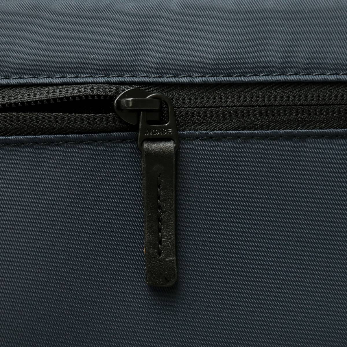 日本正規品】incase インケース Compact Sleeve in Flight Nylon for