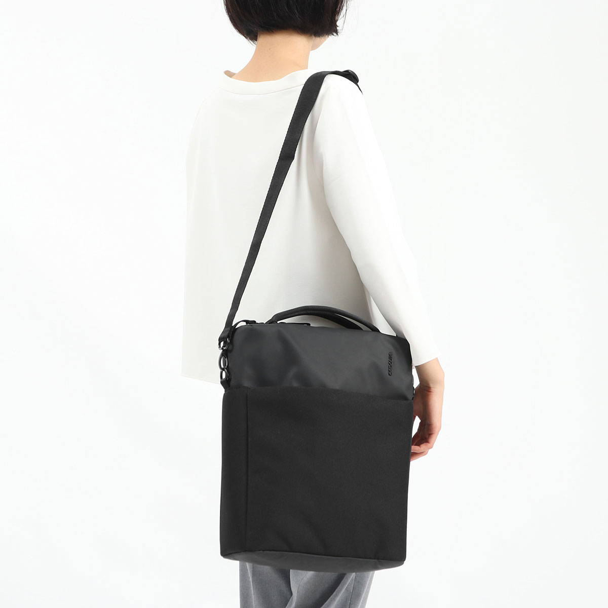 日本正規品】incase インケース A.R.C. Tech Tote 10.4L 2WAYトート