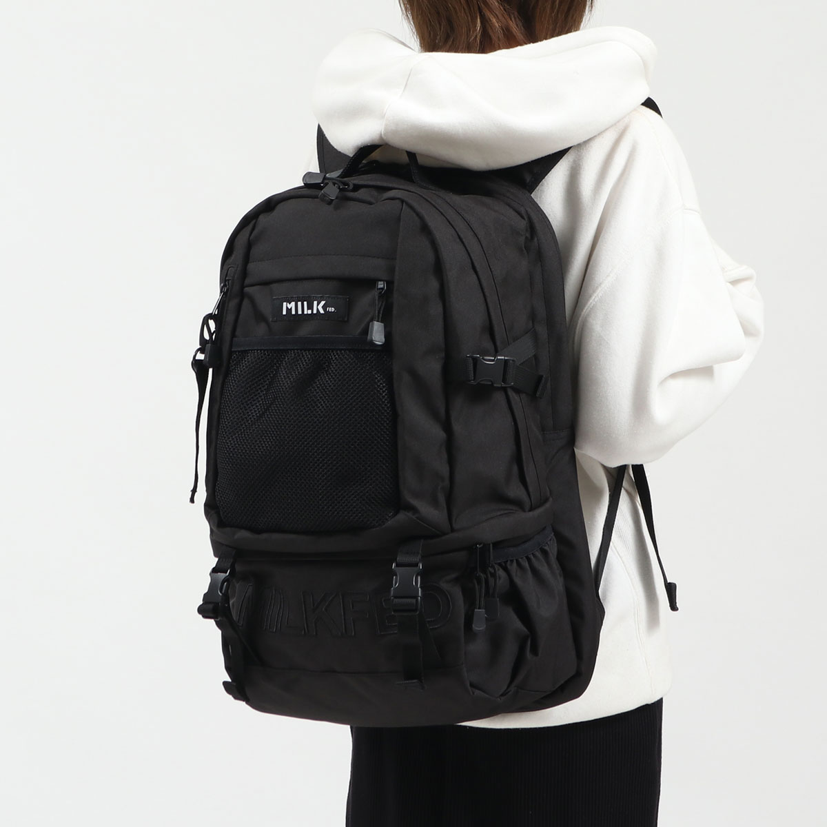 MILKFED. ミルクフェド NEO EMBROIDERY BIG BACKPACK BAR リュックサック 03192048