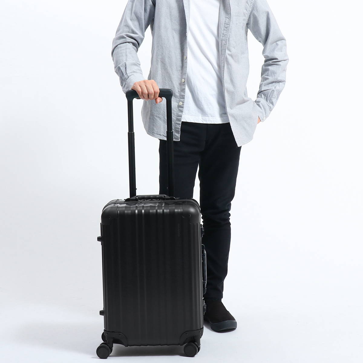 RICARDO リカルド Aileron 20-inch Spinner Suitcase スーツケース 40L 