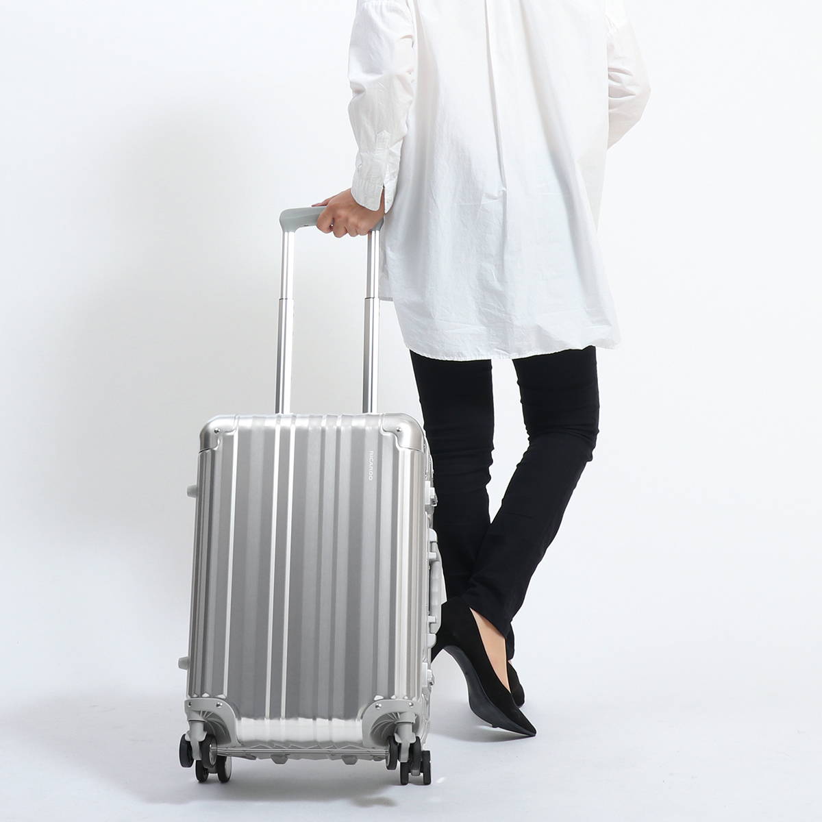 RICARDO リカルド Aileron 20-inch Spinner Suitcase スーツケース 40L