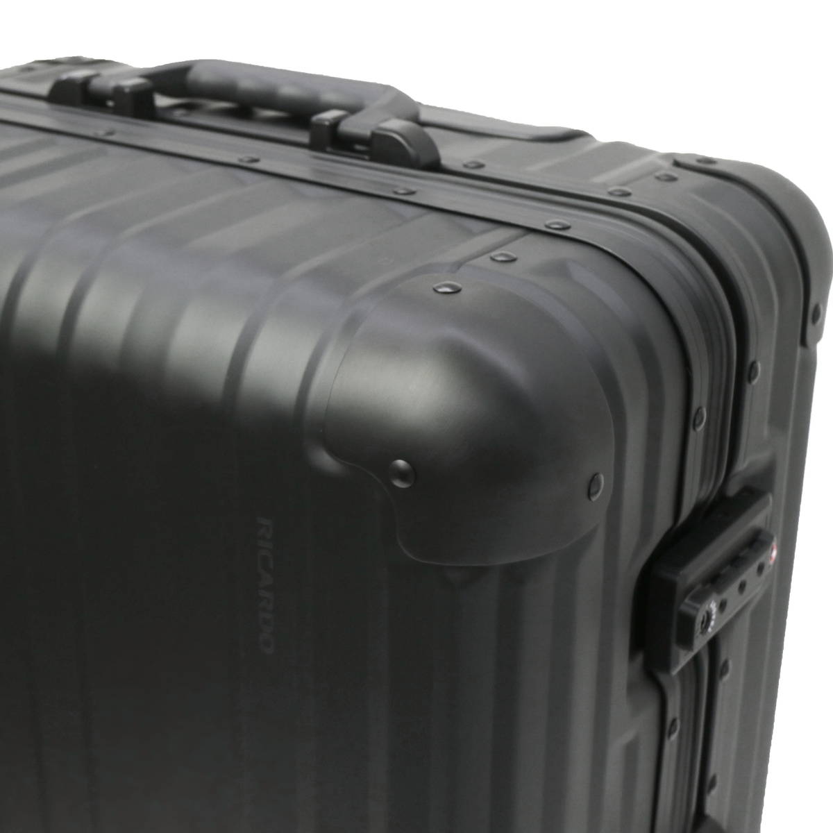 セール30%OFF】RICARDO リカルド Aileron 24-inch Spinner Suitcase