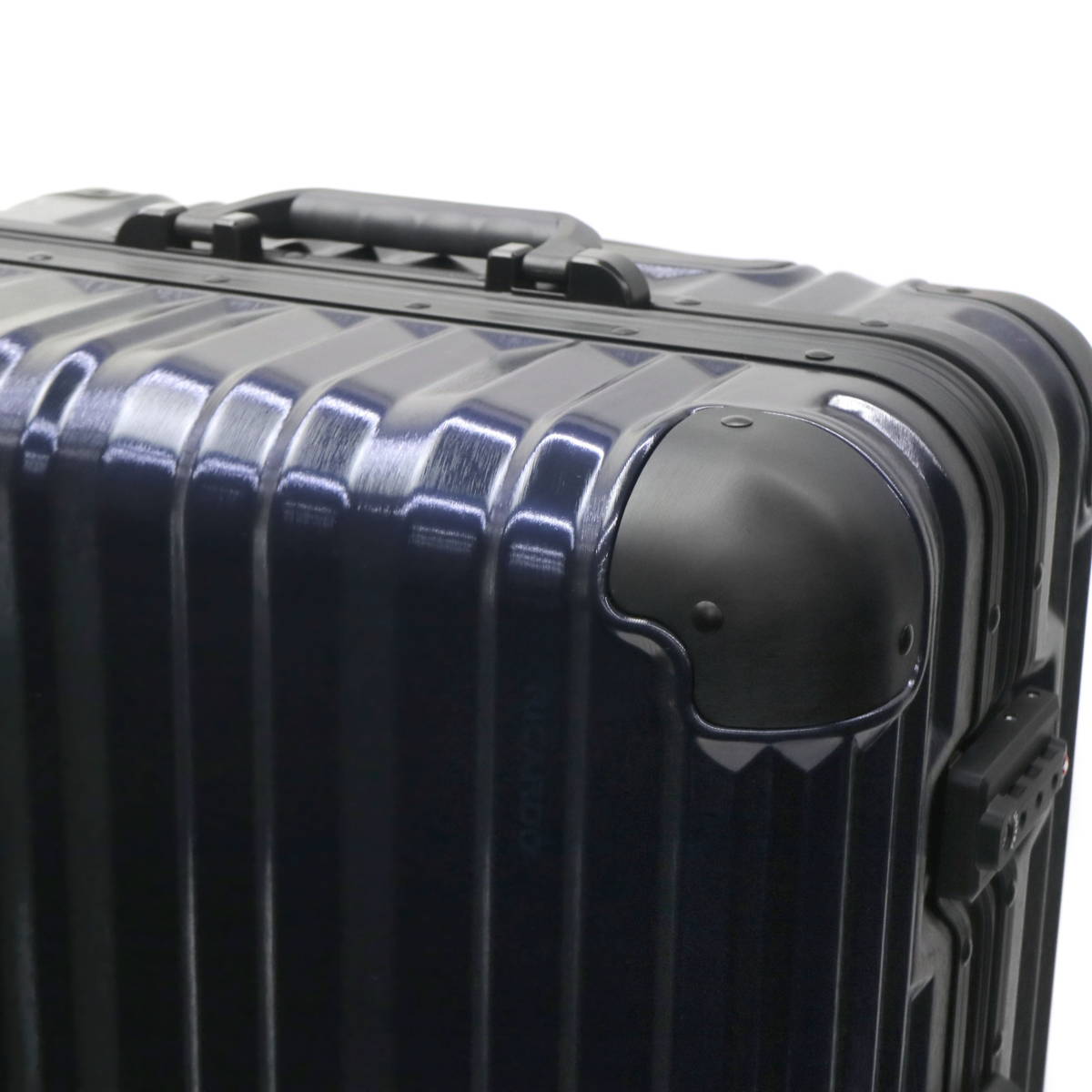 RICARDO リカルド Aileron Vault 24-inch Spinner Suitcase スーツ 