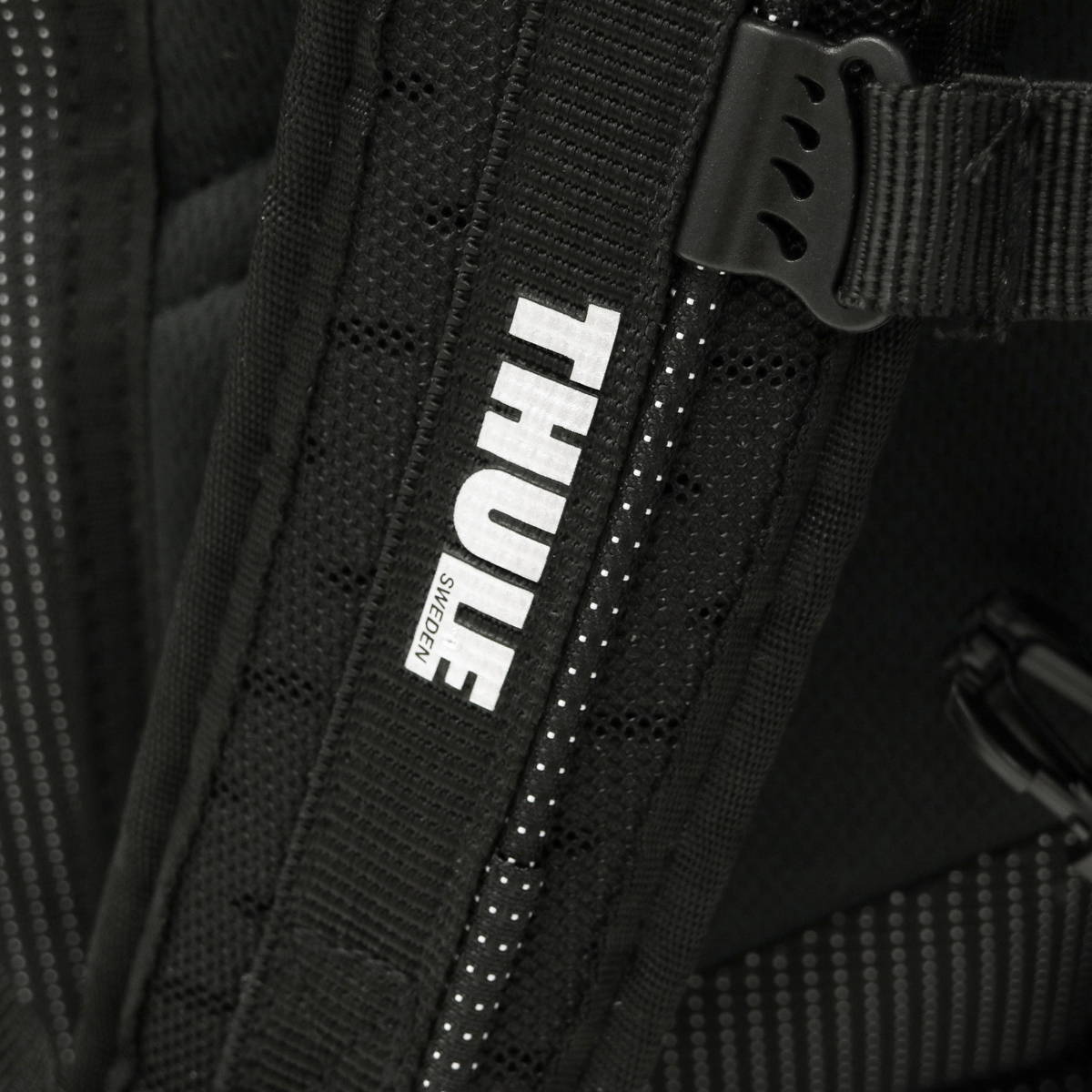 THULE スーリー Thule Crossover Backpack 25L バックパック TCBP-317